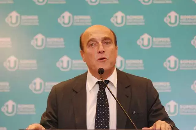Desayuno til con: Daniel Martnez