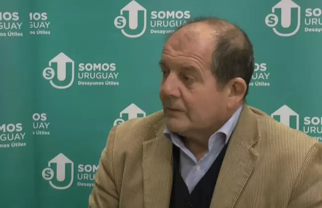 Entrevista a �lvaro Lam�