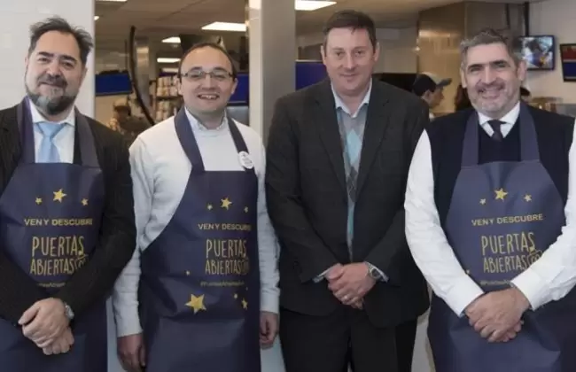 McDonald's rompe un nuevo record: m�s de 4000 personas visitaron sus cocinas en un d�a