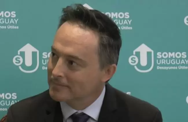 Ian Duddy - Embajador Brit�nico