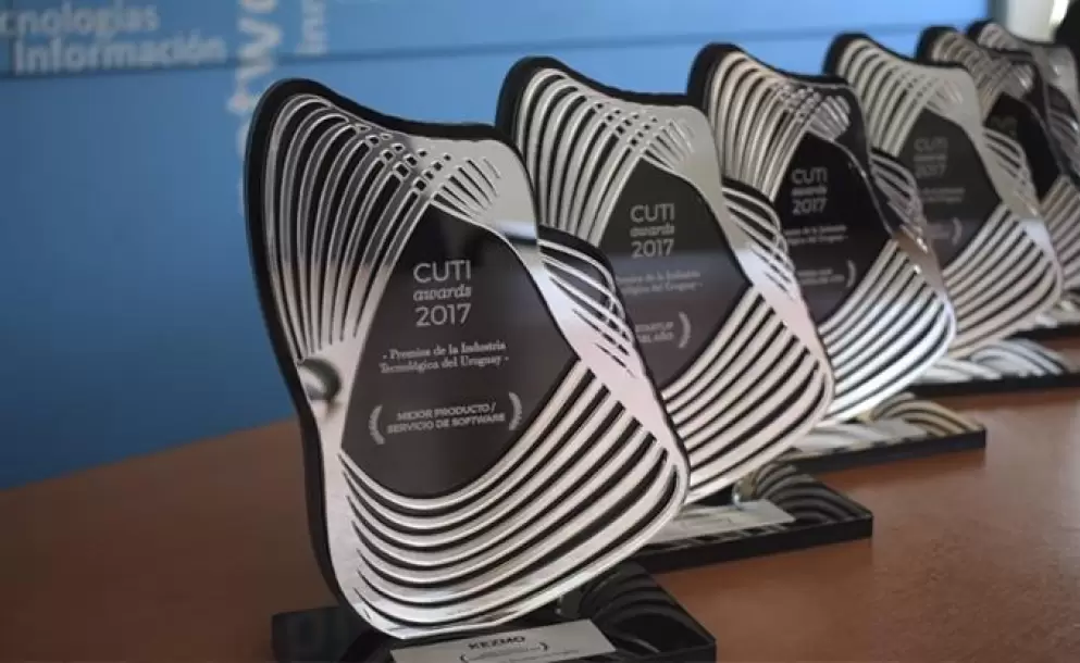 Cuti entregó los premios de la Industria Tecnológica del Uruguay
