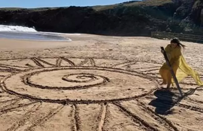 Hospital Brit�nico realiza campa�a que apela a la creatividad para mantener distancia en las playas