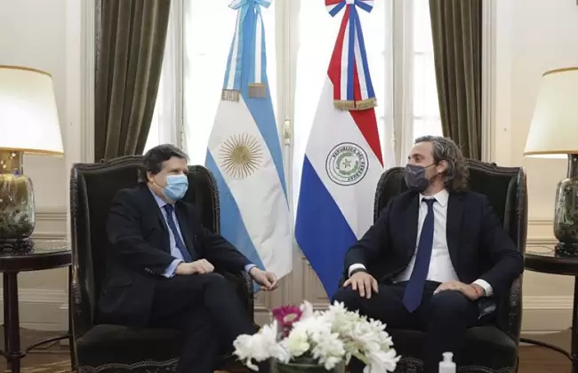 Choques y roces camino al encuentro de jefes de Estado