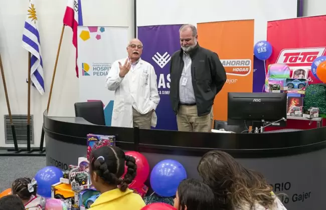 Ta-Ta, Multi Ahorro Hogar y BAS despiertan sonrisas en los ni�os del Hospital Pereira Rossell