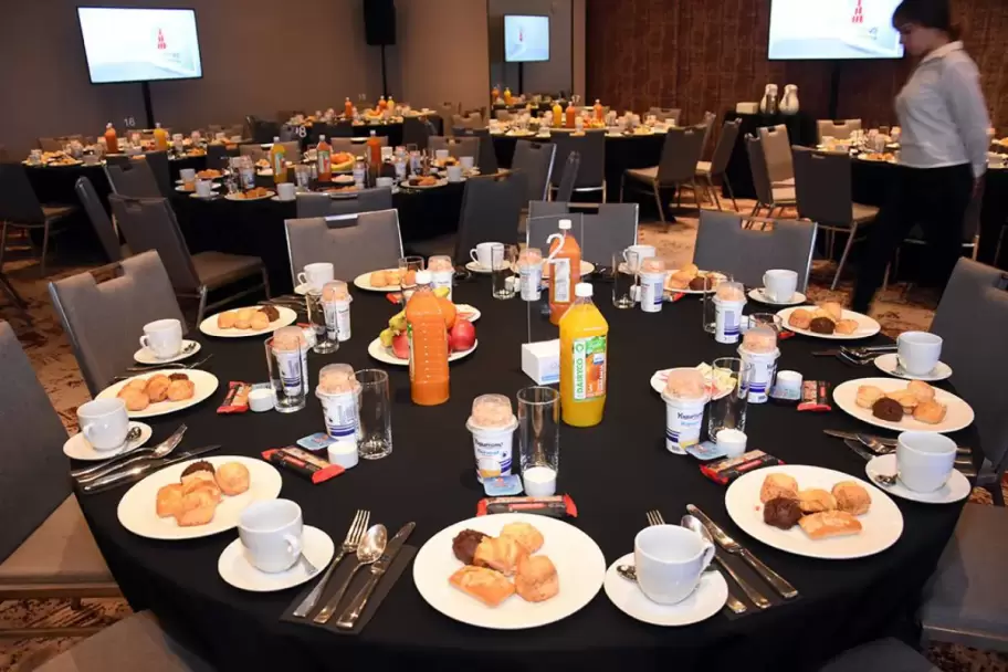Desayuno til con Jos Luis Falero