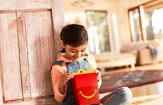 McDonald's relanza su programa de libros en la Cajita Feliz, democratizando el acceso a literatura infantil en Uruguay