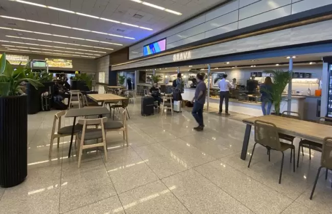 Aeropuerto de Carrasco renueva su hall de Arribos y suma nuevos locales comerciales