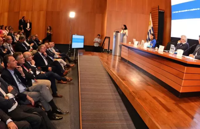 El Ministerio de Econom�a y Finanzas present� sus proyecciones para 2023