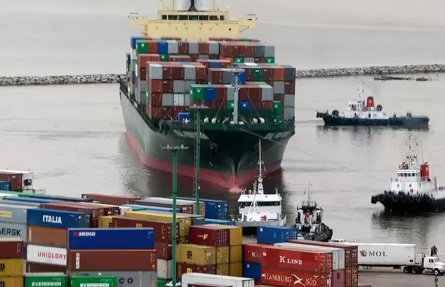 Las exportaciones cayeron 23% en abril