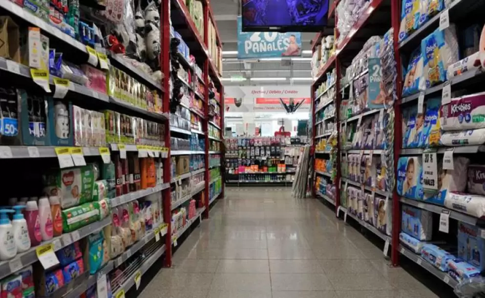 Scantech public informe sobre consumo de agua embotellada