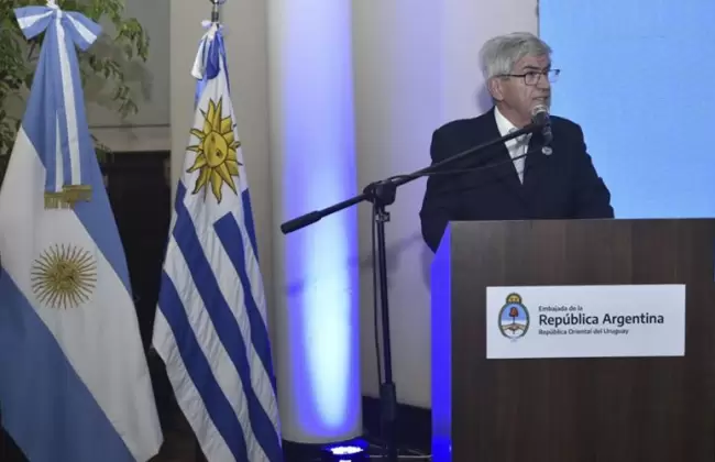 Embajada argentina en Uruguay conmemor� el 213� aniversario de la Revoluci�n de Mayo