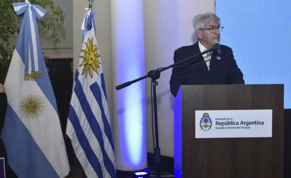 Embajada argentina en Uruguay conmemoró el 213° aniversario de la Revolución de Mayo