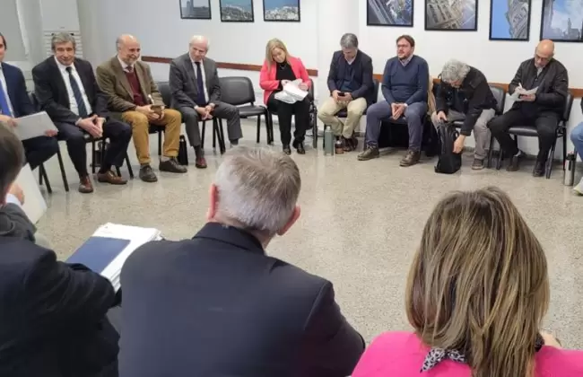 El Poder Ejecutivo present� pautas de negociaci�n ante el Consejo Superior Tripartito