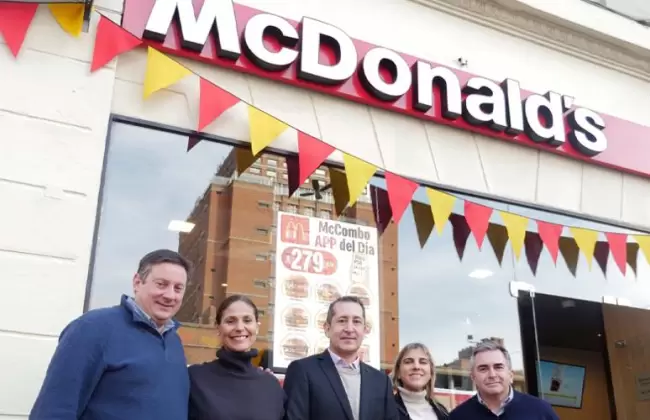 McDonald's remodel su icnico local de 18 de Julio y Ejido