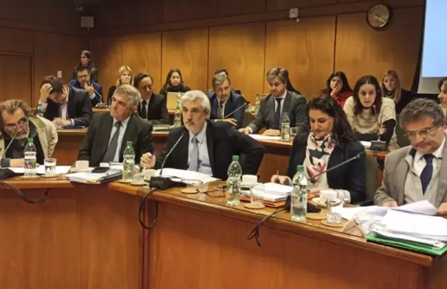 El MEF prepara emisi�n de un bono global en pesos