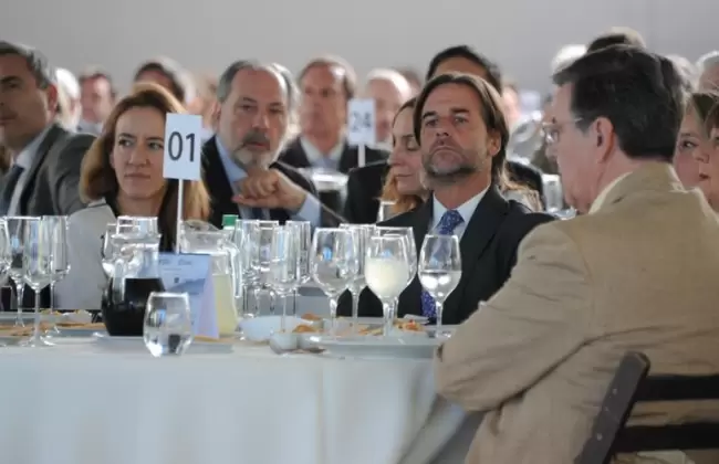 Lacalle destac inversin en infraestructura en el Da de la Exportacin