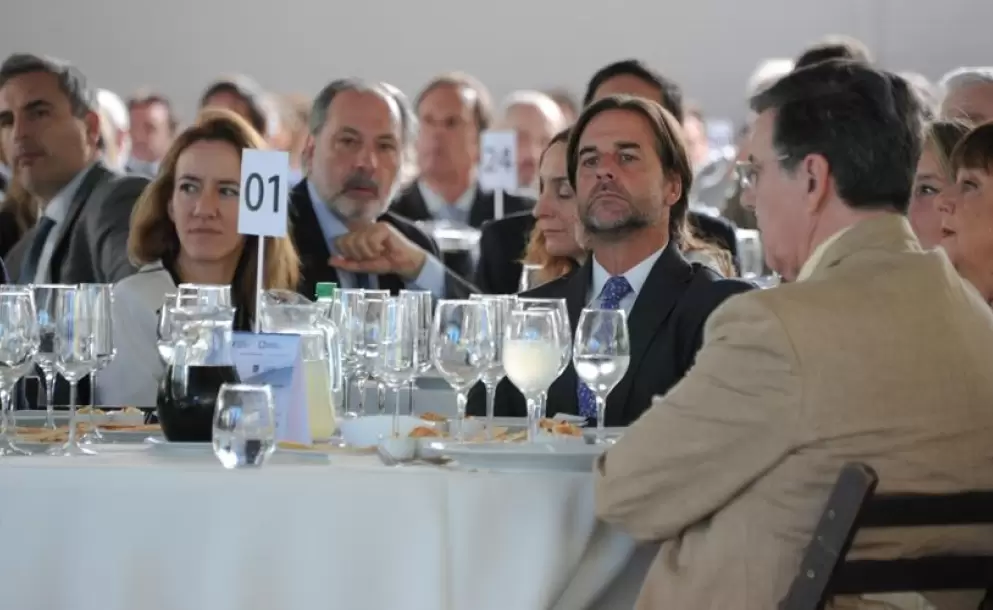 Lacalle destac inversin en infraestructura en el Da de la Exportacin