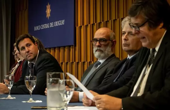 BCU firm acuerdo con bancos para prevencin de ciberdelitos