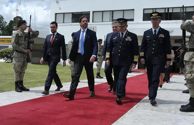 Lacalle parti a China con expectativas de fortalecer el comercio bilateral