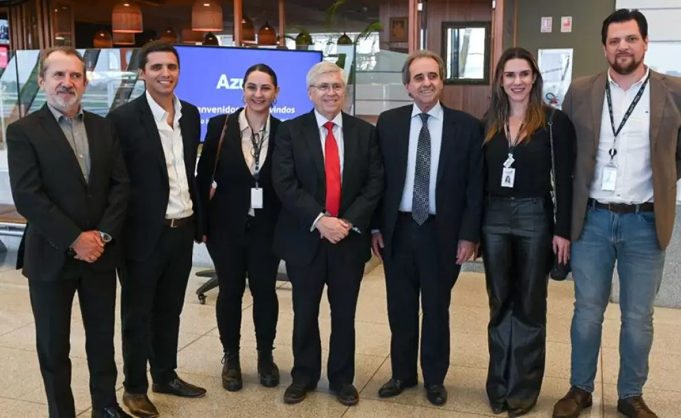 Aeropuertos Uruguay celebr el inicio de la nueva ruta Montevideo-Curitiba
