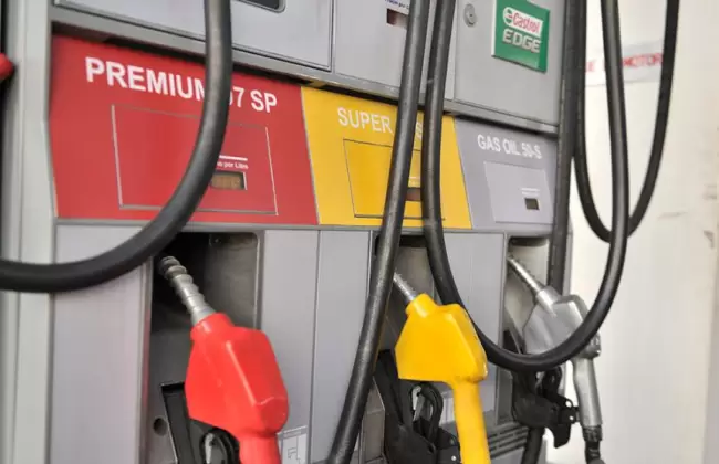 Ejecutivo defini baja de algunos combustibles a partir de enero