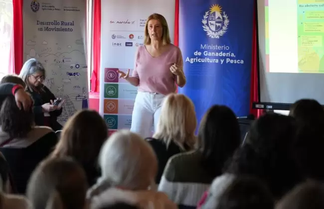 Inefop, Antel y el Mgap entregan 1.600 dispositivos y ponen en marcha Plan de Inclusin Digital para Mujeres Rurales