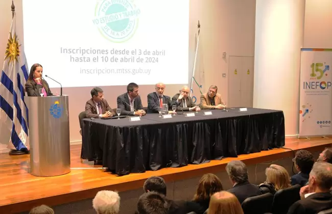 Yo estudio y trabajo llega al sector privado