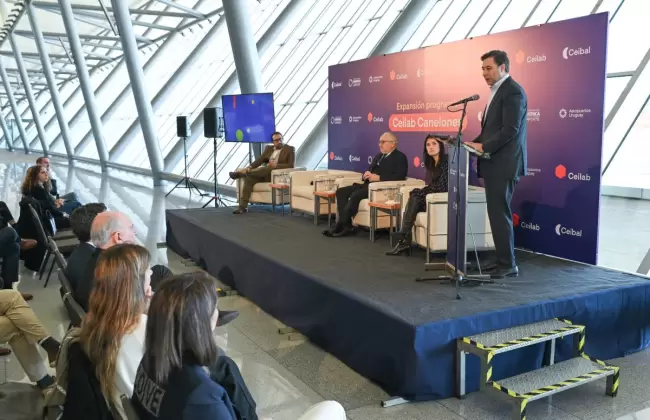 Corporacin Amrica Airports y Ceibal firman alianza para instalar laboratorios de innovacin para jvenes