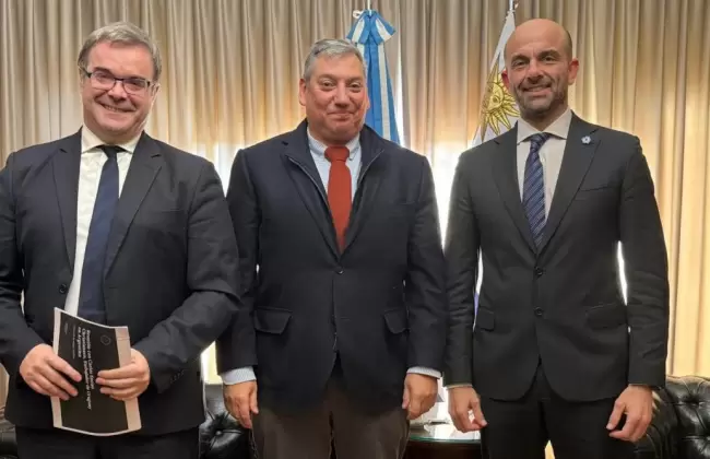 Uruguay y Argentina negocian acuerdo para una poltica de cielo abierto