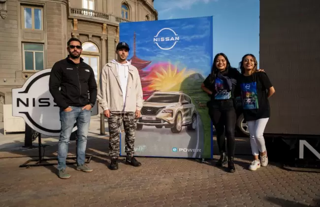 Nissan dijo presente en el clsico Paseo Rostand de la mano del artista Jos Gallino