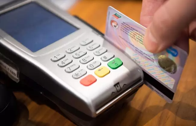 Pagos con tarjeta y por QR tendrn el mismo trato tributario