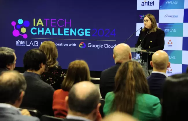 Google y Antel presentaron el IA Tech Challenge 2024
