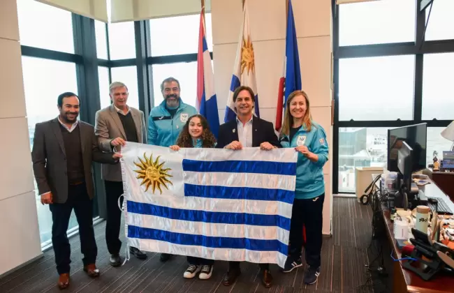 Lacalle Pou entreg el pabelln nacional a representante uruguaya en juegos paralmpicos