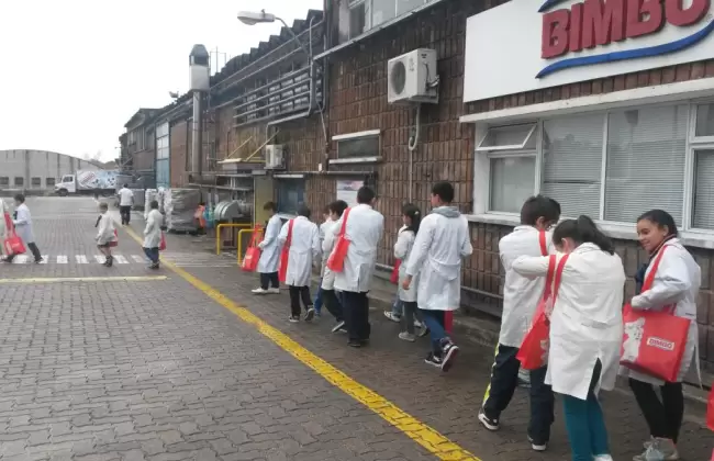 Grupo Bimbo abre sus puertas a escolares