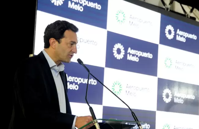 Qued inaugurado el Aeropuerto internacional de Melo