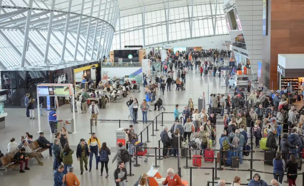 Aeropuerto de Carrasco se asocia con Magzter
