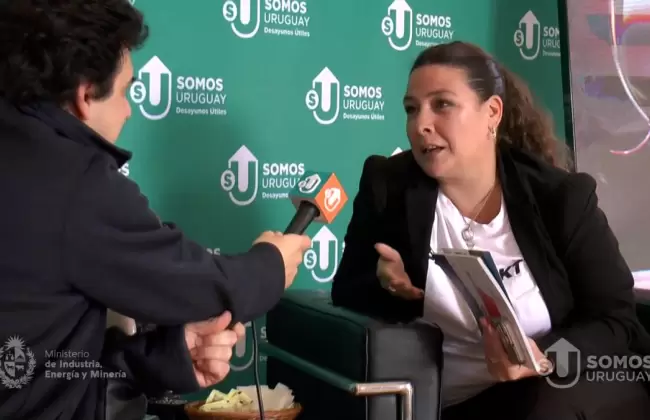 Paola Galusso en la Expo de Movilidad Elctrica