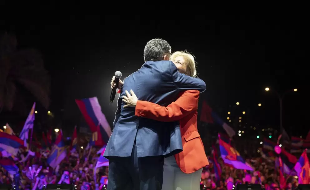 Yamand Orsi result electo presidente con el 49.8% de los votos