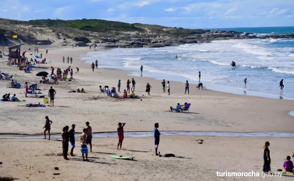 CERES present informe sobre el turismo en Uruguay