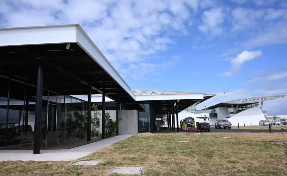 Nueva Terminal de Aviacin Ejecutiva en el Aeropuerto de Punta del Este