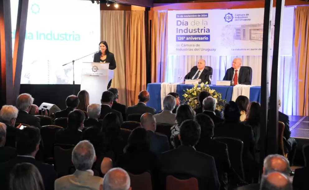 La Cámara de Industrias del Uruguay y el MIEM coorganizan M-Industria