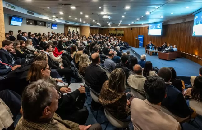 World Compliance Association en el Edificio 19 de Junio del BROU