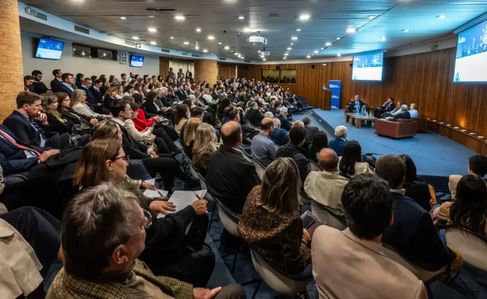 World Compliance Association en el Edificio 19 de Junio del BROU