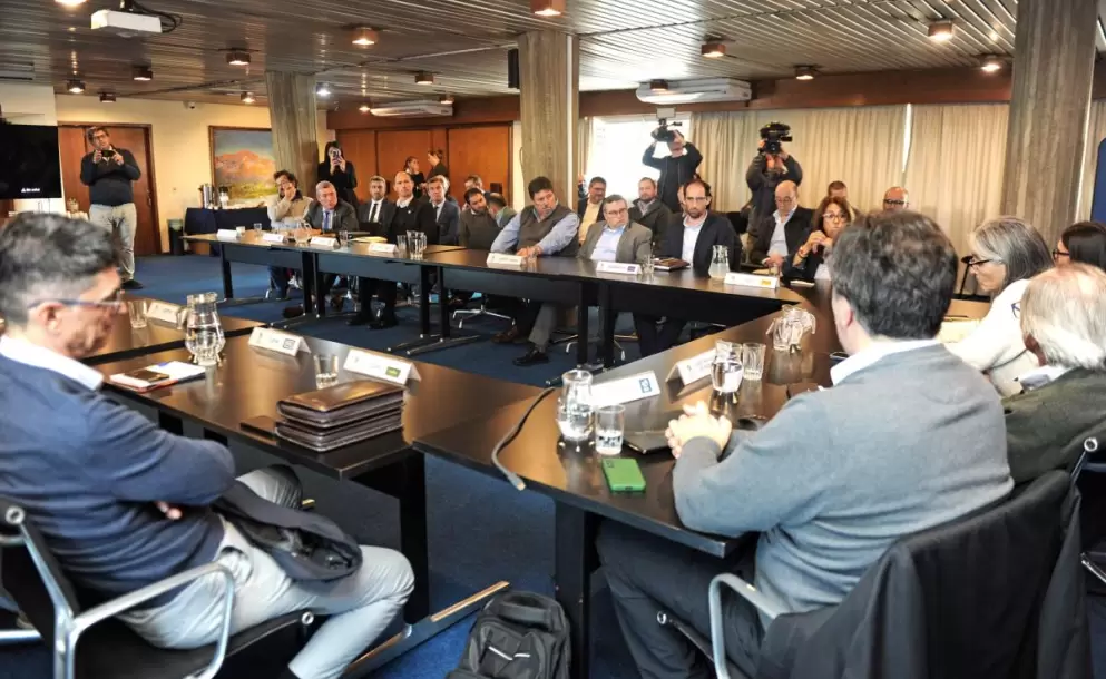 MTOP se reuni con empresas para disear Sistema de Transporte Metropolitano.